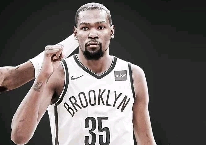 六台：拉莫斯倾向回欧洲踢球，以便世界杯前重回西班牙队（六台：拉莫斯倾向重返欧洲，为世界杯前重回西班牙队铺路）