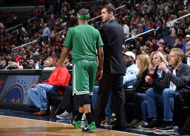 客战塞尔塔戴帽，莱万巴萨生涯第4次上演帽子戏法（莱万客场对塞尔塔上演帽子戏法，巴萨生涯第4次戴帽）