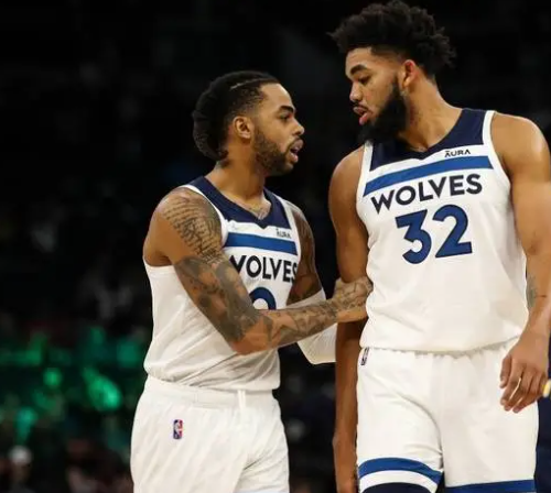 环足奖2025年最佳中场投票：贝林厄姆居首，佩德里位居次席（2025环足奖最佳中场票选：贝林厄姆领跑，佩德里第二）