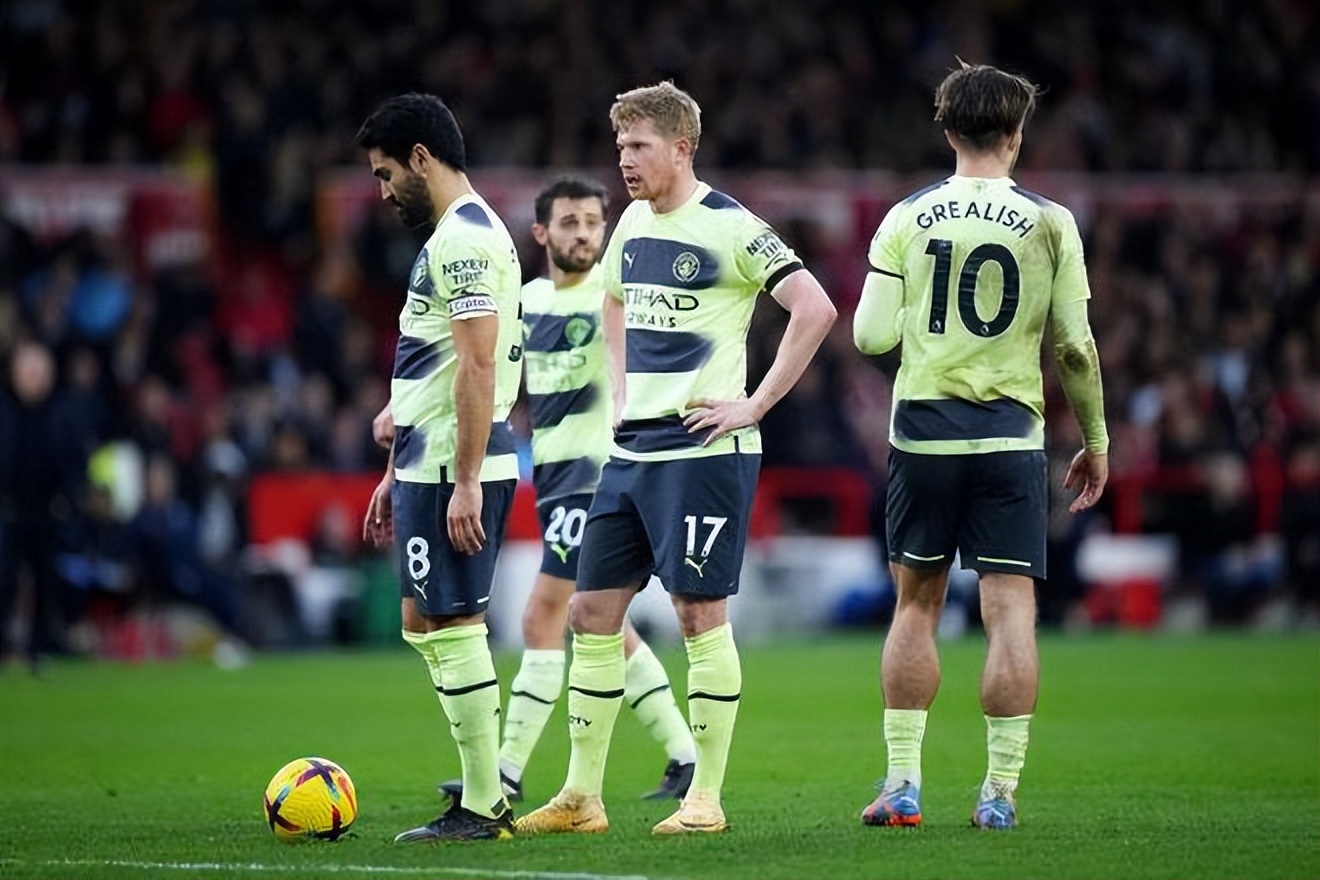 大哥你在干嘛？米兰德比补时阶段，巴斯托尼掏裆奇克（米兰德比补时阶段现争议：巴斯托尼对奇克疑似不当动作）