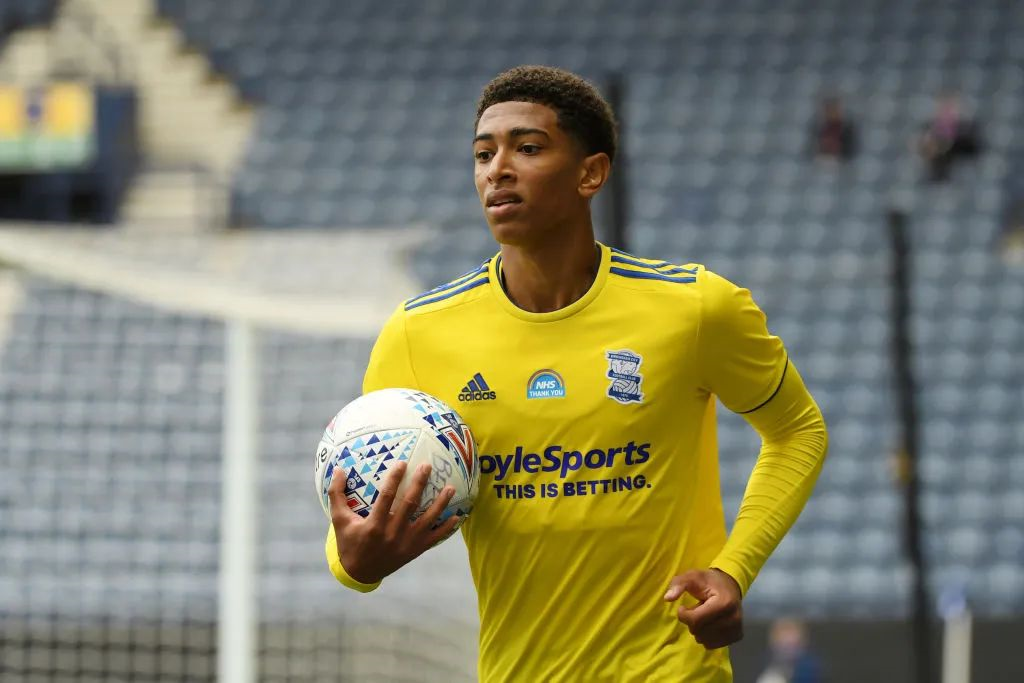 英媒：切尔西曾有机会200万英镑签塞梅尼奥，但为省钱放弃（英国媒体称切尔西曾可用200万英镑签下塞梅尼奥，因节省开支最终放弃）