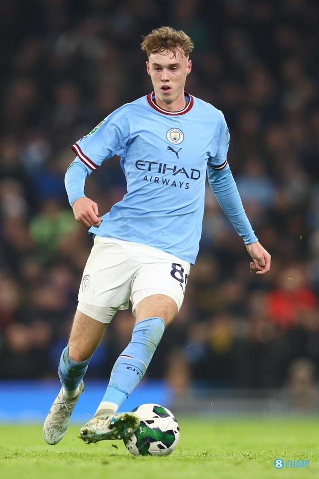 库里谈与斯潘塞搭档：只要是球商高的球员，我就能和他搭档（库里谈与斯潘塞联手：只要球商高，就能与我合拍）