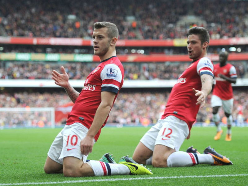 斯卡洛尼戴白手套递交世界杯，因凡蒂诺为仪式错误公开道歉