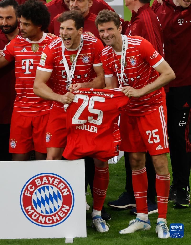 官方：尤文图斯与20岁前锋塞里涅-德梅续约至2028年